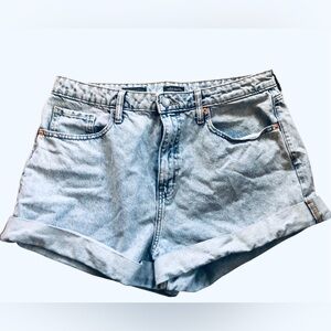 Wild Fable Shorts Size 14/32R Jean Highest Rise Mom Shorts Light Wash Cuffed